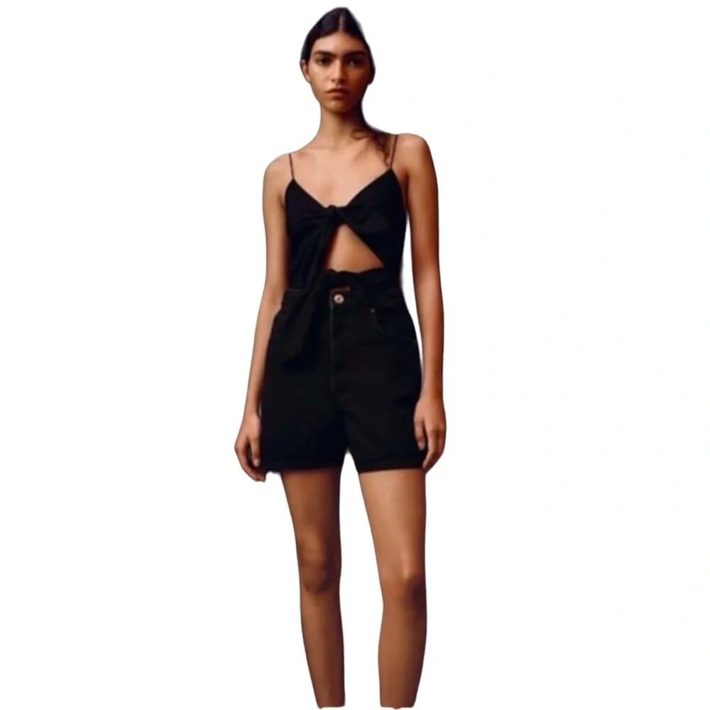 ZARA V-neck bodysuit with thin straps. Cut-out bow detail at the front. Size S